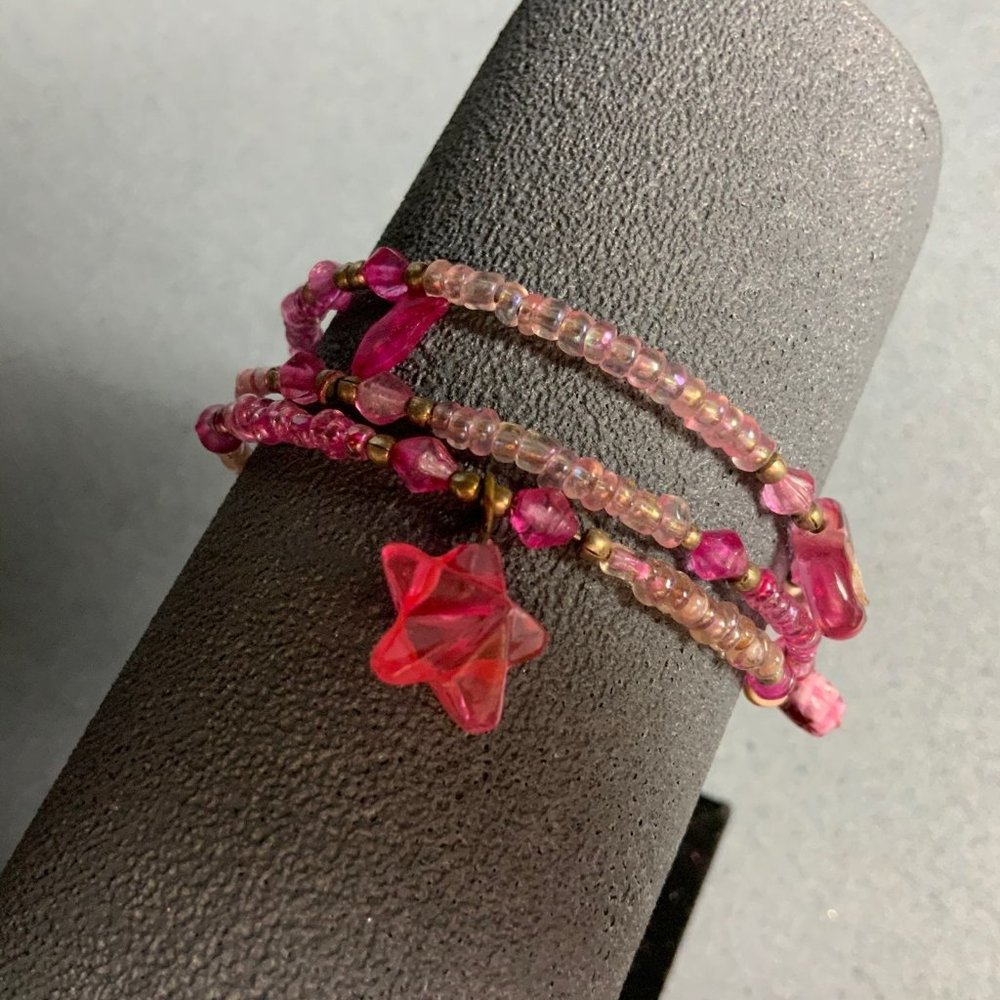 Memory Wire Charm Bracelet Barbie Pink Starfish Flower Seed Bead Soft Girl Retro